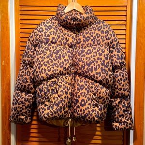 Leopard quilted puffer